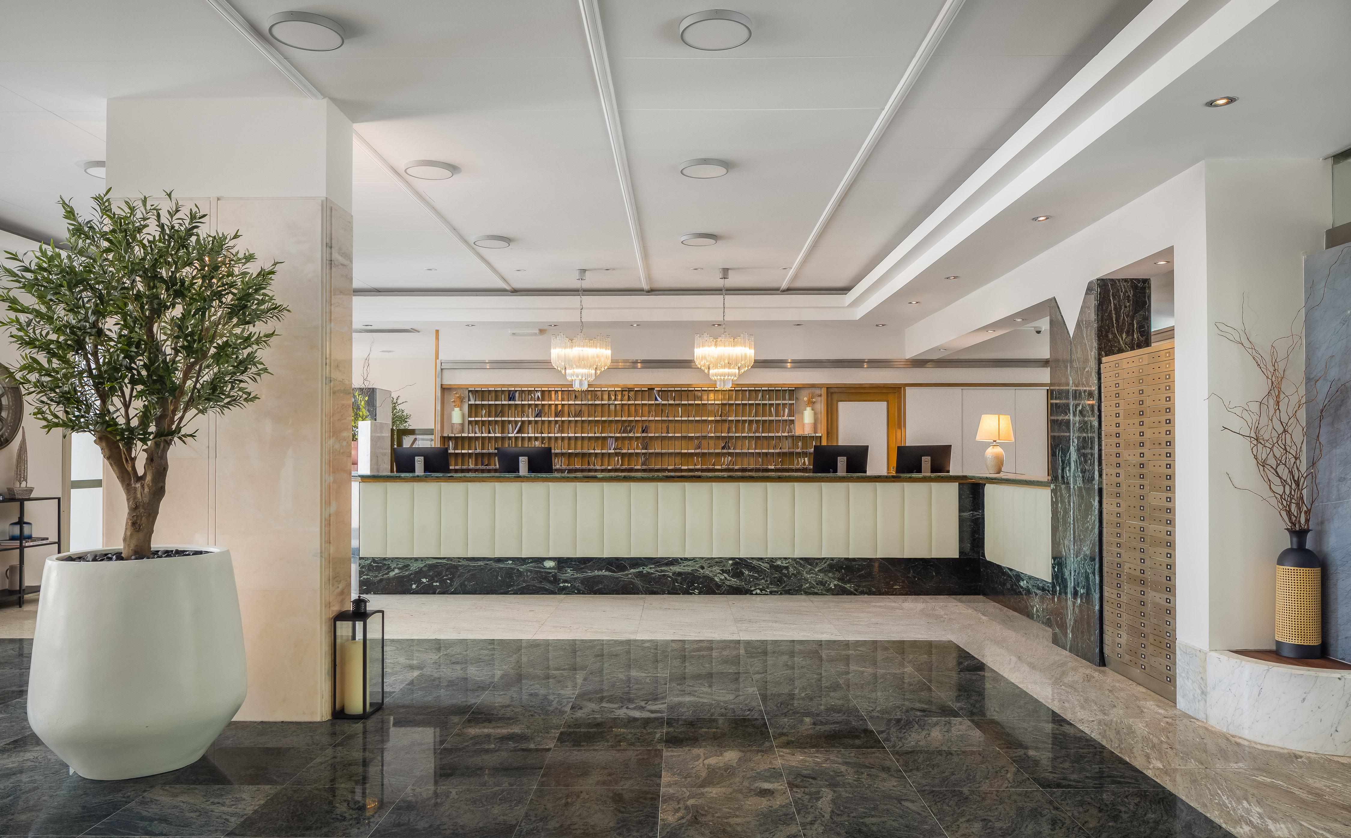 Bluesun Hotel Alga Tučepi Esterno foto
